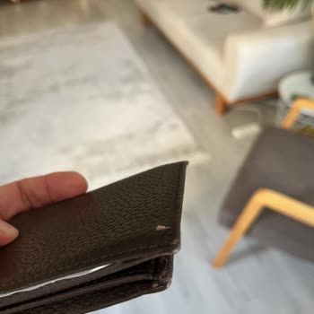 Vakko Cüzdanındaki Dikiş Sorunu İçin Değişim Talebi