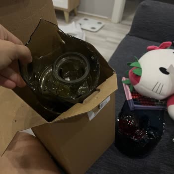 Kırık Karaflar İçin Hızlı Değişim Talebi Ve Müşteri Hizmetleri Yanıtsızlığı