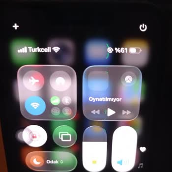 Yeşil Dalgalanmalarla Gelen İphone 17e Ekran Arızası: Değişim Ya Da İade İstiyorum