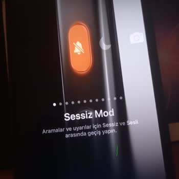 Yeşil Dalgalanmalarla Gelen İphone 17e Ekran Arızası: Değişim Ya Da İade İstiyorum