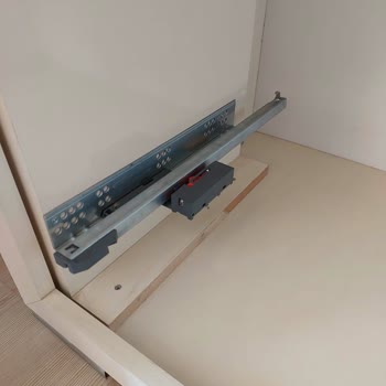 Push Open Plastik Kilidinin Arızası TV Ünitesinde Açma Kapama Sorunu