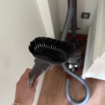 Dyson Süpürge Dar Alan Fırça Başlığı Kılları Dökülmesi Ve Değişim Talebi