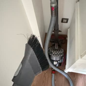 Dyson Süpürge Dar Alan Fırça Başlığı Kılları Dökülmesi Ve Değişim Talebi