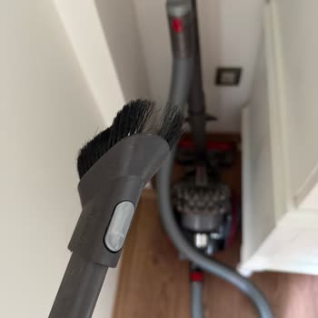 Dyson Süpürge Dar Alan Fırça Başlığı Kılları Dökülmesi Ve Değişim Talebi