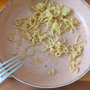 BİM’den Aldığım Indomie Noodle’da Böcek