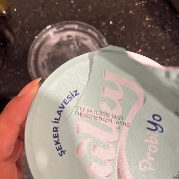 Nilky Hindistan Cevizi Şekersiz Yoğurtlarda Pembe Lekeler Ve Müşteri Hizmetleri Sorunu