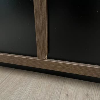 Kırık Parçalarla Gelen TV Ünitesi İçin Çözüm Bekleniyor