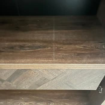 Kırık Parçalarla Gelen TV Ünitesi İçin Çözüm Bekleniyor