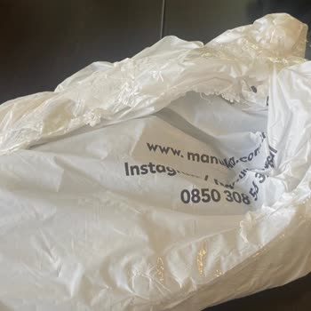 Manuka Bluz Siparişinde Özensiz Paketleme Ve Yırtık Kargo Poşeti