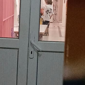 Öğretmen Çocuğumu Sınıf Dışında Yalnız Bıraktı, Okula Gidemedi