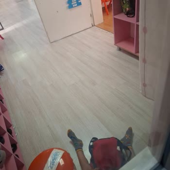 Öğretmen Çocuğumu Sınıf Dışında Yalnız Bıraktı, Okula Gidemedi