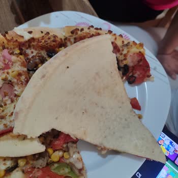 Domino’s Eryaman Şubesinde Kalitesiz Pizza Ve Sürekli Kötü Hizmet