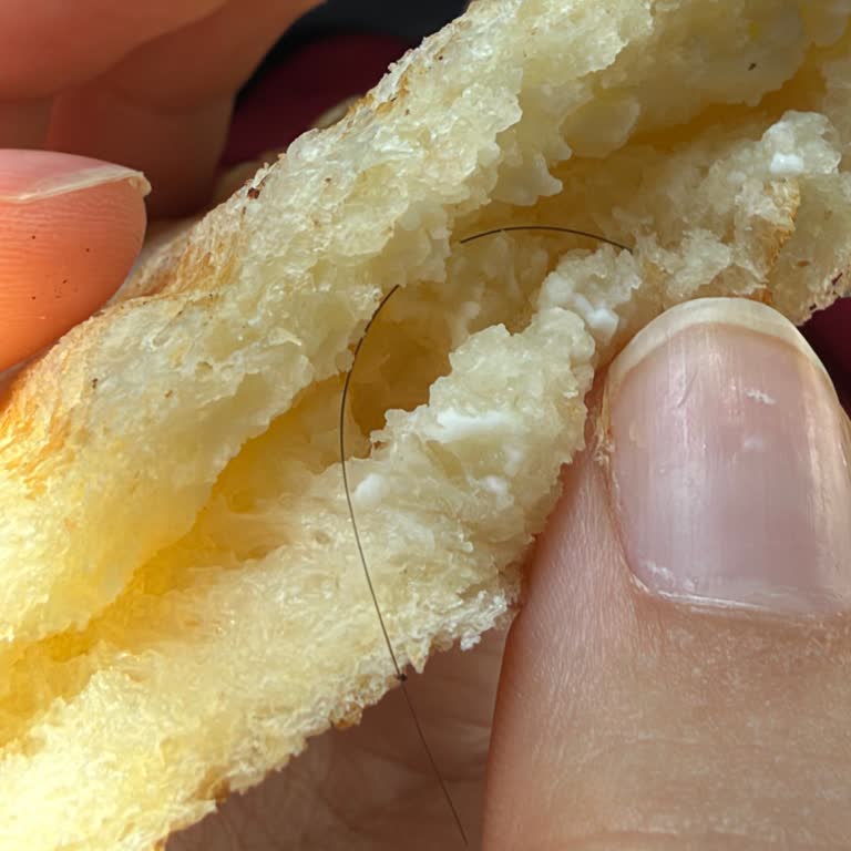 Teras Cafe & Büfe (Bahçelievler) Tosta Kıl Çıktı, Hijyen İhlali Ve Zorla Ücret Alma