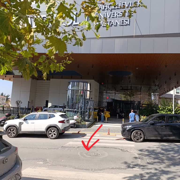 Gevşek Rögar Kapağı Yüksek Gürültü Yapıyor Ve Belediye Yanıt Vermiyor