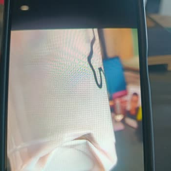 Açık Kahve Paketleri Ve Dikkatsiz Personel Nedeniyle Masamda Zarar