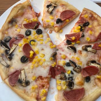 Pişmemiş Pizza Ve Bayat Çay İçin Ücret İadesi Talebi