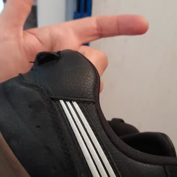 Deichmann'da Kısa Sürede Yırtılan Puma Ayakkabı İçin Değişim İsteği