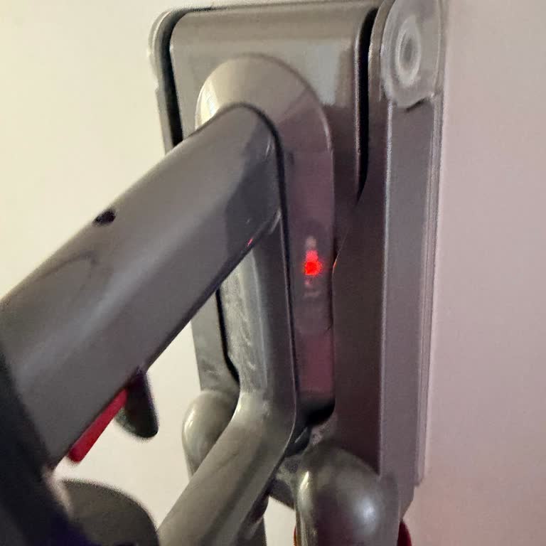 Dyson V10 Kısa Ömür Ve Ücretsiz Parça Desteği Eksikliği
