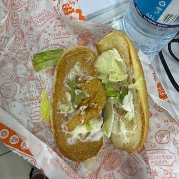 Trendyol GO ve Popeyes'de Küçük Tavuk Burger ve İade Reddi