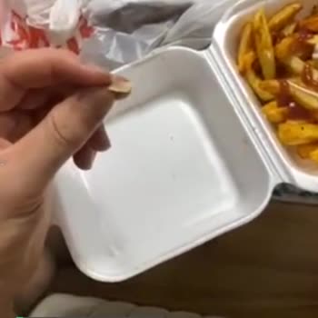 Öncü Döner İçinden Tavuk Kemiği Çıktı!