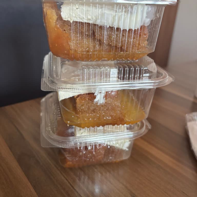 Köfteci Yusuf’da Kaymaklı Kadayıfta Tahin Ve Fındık Eksikliği