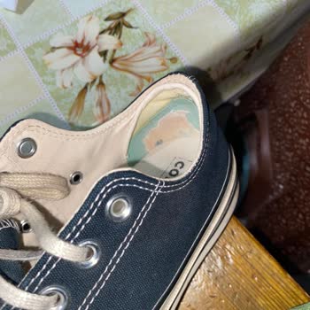 Ayıplı Converse Ayakkabı Açıldı Ve Renk Verdi, İade Talep Ediyorum