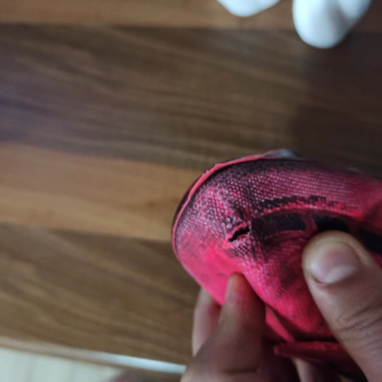 Adidas Kramponunun Hızlı Yırtılması Ve Garanti Reddi