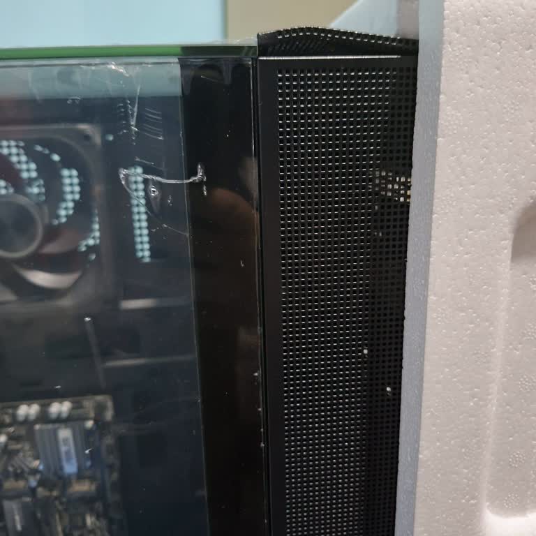 Hasarlı Kasa Ve Eksik CPU Fanı Sebebiyle Değişim Talebi