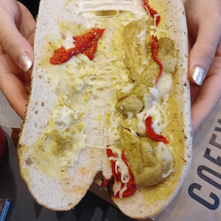 Köri Soslu Tavuklu Sandviç Boş Ve Yanıltıcı, İade Talep Ediyorum