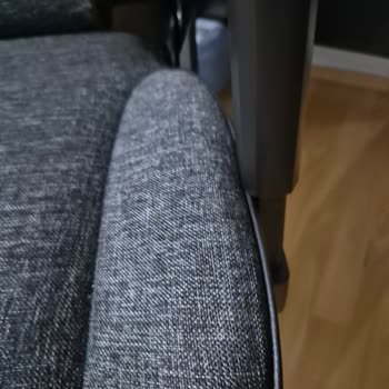 Hawk Oyuncu Sandalyesinde Kırık Kolçak Ve Arızalı Sırt Mekanizması