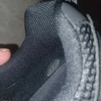 Üretim Hatası Olan Ayakkabı Ve Saygısız Mağaza Personeli