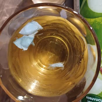 İhsaniye Şubesinde Küflü Aroma Ekşi Elma İçeceği