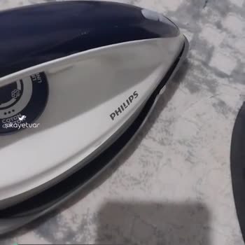 Philips Ütü Isınıyor, Işığı Sönmüyor, Sesi Susmuyor!