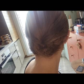 Ufuk Erbay Hair Salon Sade Topuzla Hiçbir İlgisi Olmayan, Dayanıksız Ve Özensiz Bir İş Yapıldı