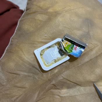 Bellona Koltuk Takımında Kırlent İçinde Tereyağı Kutusu
