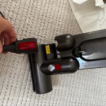 Dyson V12 Modelinde Uyumsuz Parça Montajı Sorunu