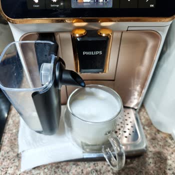 İki Philips Makinede Tekrarlanan Süt Haznesi Sızdırma Sorunu