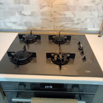 Beko Ocağının Düğmeleri Kırıldı, Ücretsiz Parça Değişimi Talep Ediyorum