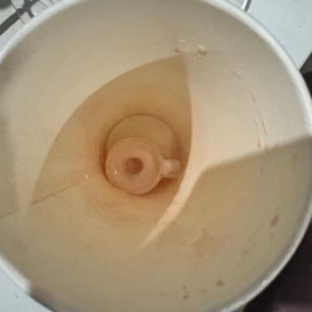 McDonald's Atakent Şubesinde Milkshake İçinde Büyük Plastik Parça Bulundu