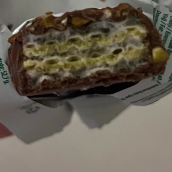 Rossmann'dan Aldığım Mini Gofrik'te Beyaz Tabaka Ve Fıstık Kabuğu: Tat Ve Hijyen Sorunu