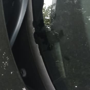 BMW F20 Ön Cam Fitilinde Uzun Süreli Çatlak Ve Su Sızdırma Sorunu