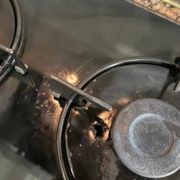 Siemens Cam Ocakta Kendiliğinden Büyüyen Hasar Ve Ücretsiz Tamir Talebi