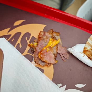 Burger King’da Domuz Pastırmalı Hamburger İçerik Bilgisi Eksikliği Ve İade Talebi
