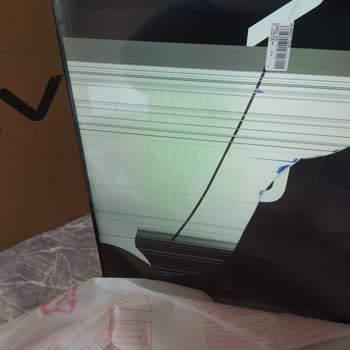 Ayıplı Televizyonun Kırık Ekranı Kargo Şirketine Yükleniyor