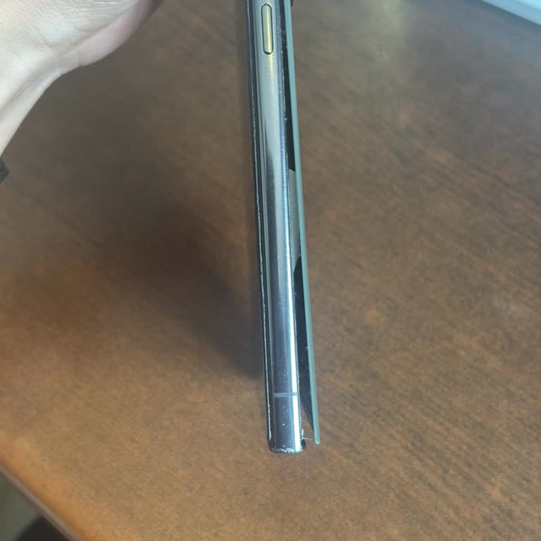 Samsung Galaxy S23 Ultra Batarya Şişmesi Ve Arka Kapağın Ayrılması