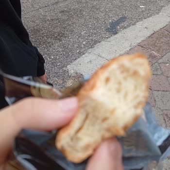 UNO Çikolata Kremalı Kruvasan İçinde Çikolata Bulunmadı