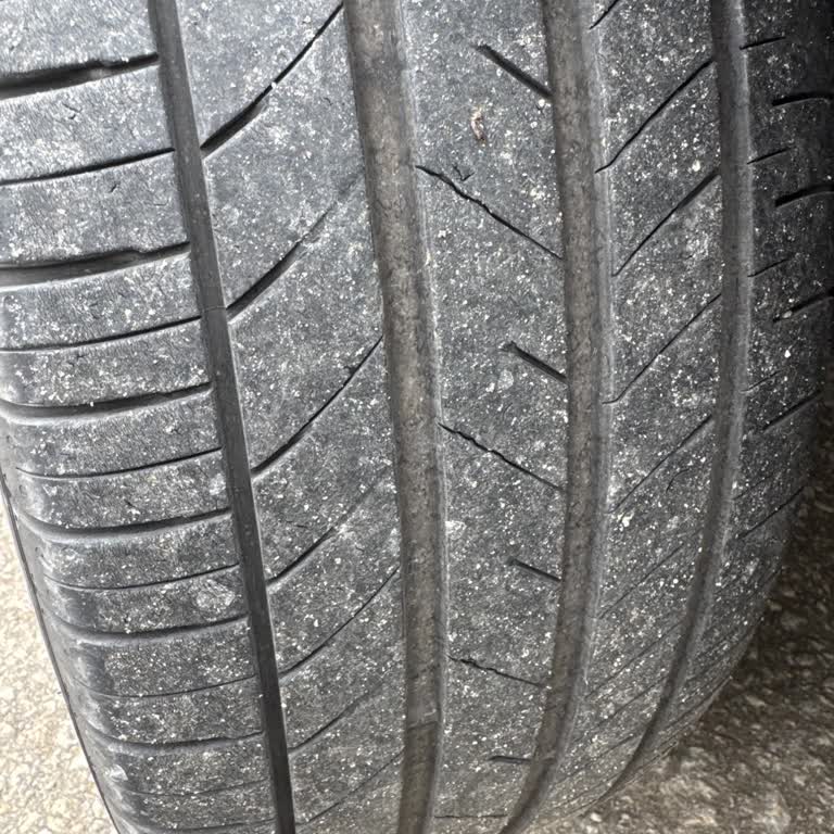 Kumho Lastiklerinde Yetersiz Yol Tutuşu Ve Güvensiz Sürüş