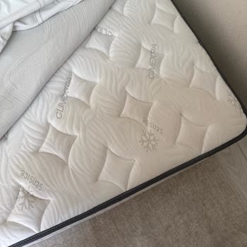 Yeni Yatakta Görülen Leke Ve Müşteri Hizmetlerinin Çözüm Bulamaması