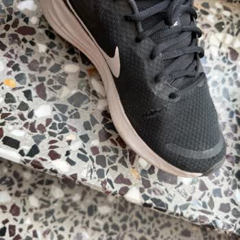 Nike Ayakkabısında Erken Yırtılma Ve Mağazanın Garanti Reddi