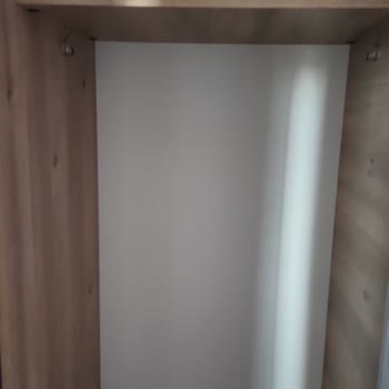 Gardırop Kapakları Sürekli Düşüyor Ve Güvenlik Riski Oluşturuyor